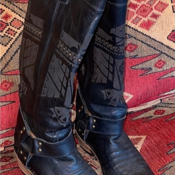 ISO ‼️ ISO ‼️ Junk Gypsy by Lane She Who is Brave Black 7.5 or 8 ‼️ - Picture 3 of 3